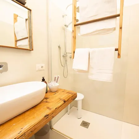 Tola Raffinato In Centro Apartamento Sássari